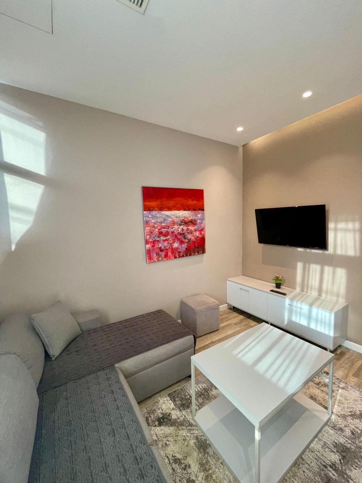 Premium City Studio & Suite Tiranë Eksteriør bilde